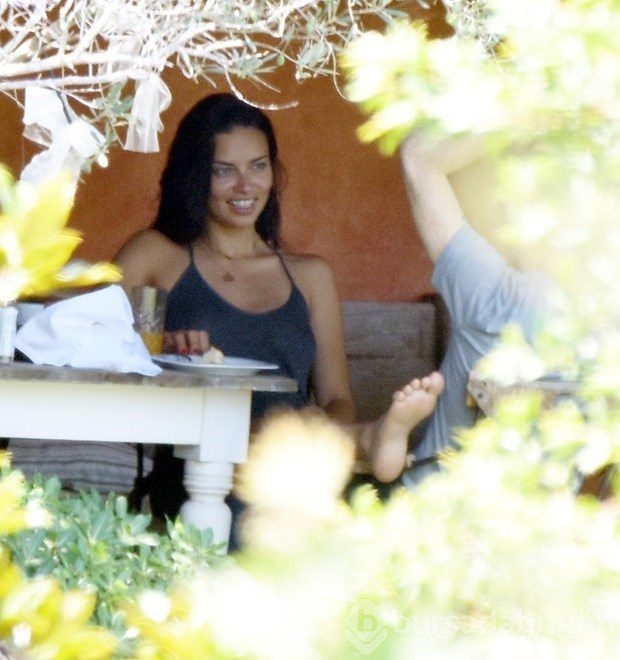 Adriana Lima'dan Metin Hara paylaşımı