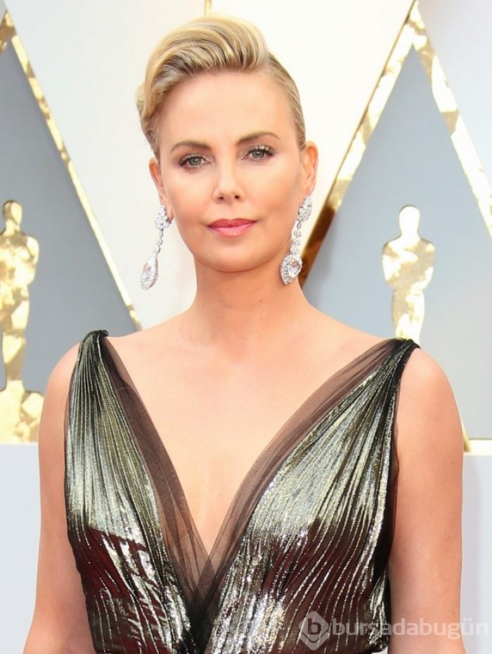 Charlize Theron'dan uyuşturucu itirafı