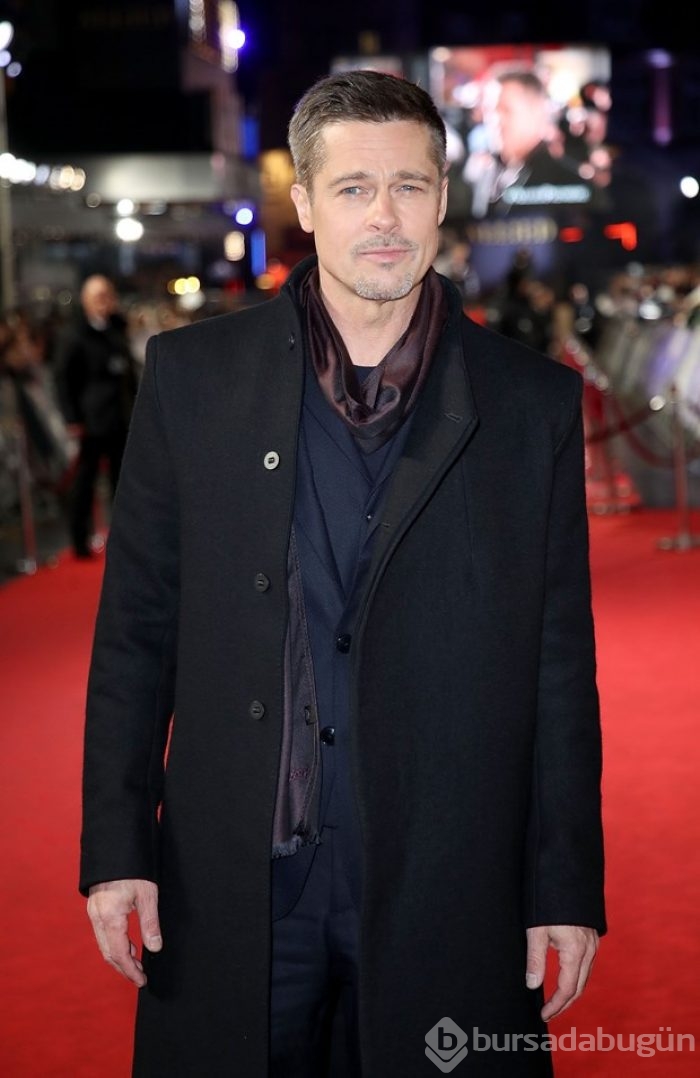 Brad Pitt'ten konser sürprizi