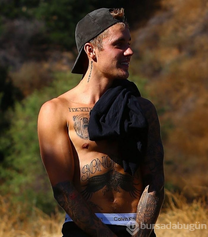 Justin Bieber, Gizemli Bir Kızla Yürüyüş Yaptı