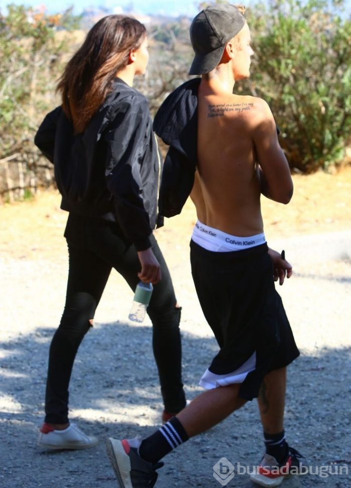 Justin Bieber, Gizemli Bir Kızla Yürüyüş Yaptı