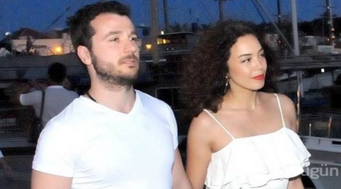Azra Akın kınayı yaktı