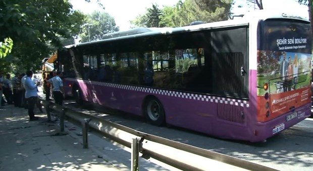 Halk otobüsü 9 otomobile çarparak durabildi