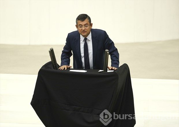 Meclis'te siyah örtülü protesto