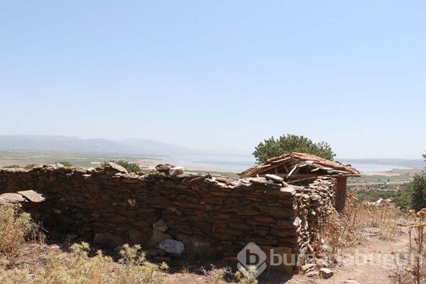 Manisa'da 3 bin 500 yıllık tahıl ambarı