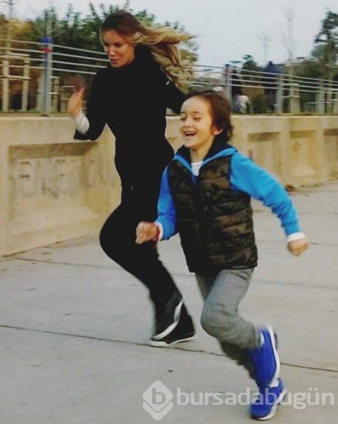Gamze Özçelik plaja inip dua etti kardeşi türbana girdi