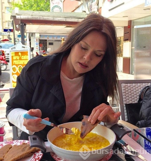 Aydan Şener'in bikinili hali genç kızlara taş çıkarttı