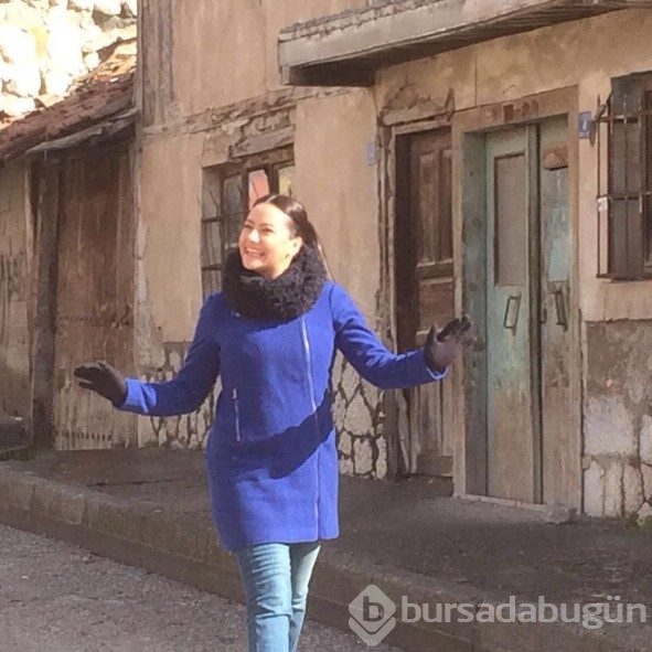 Ezgi Sertel doymadı arabasına buzdolabı koydu