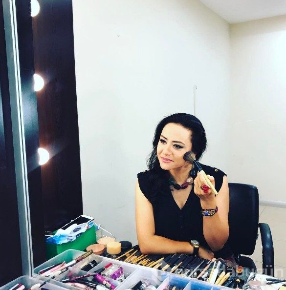 Ezgi Sertel doymadı arabasına buzdolabı koydu