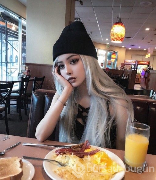 Sırf Barbie'ye benzemek için her gün bunu yapıyor!