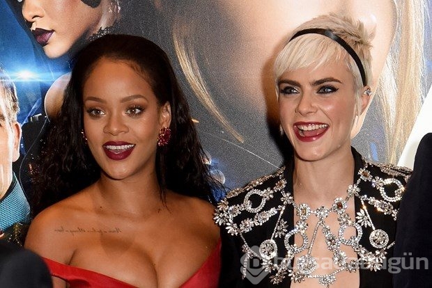 Rihanna hayranlarını ikiye böldü 