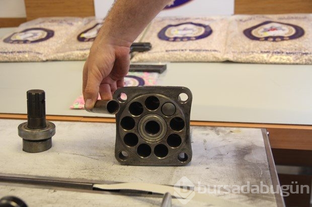 Piston içinde 52 bin adet uyuşturucu sevkiyatı