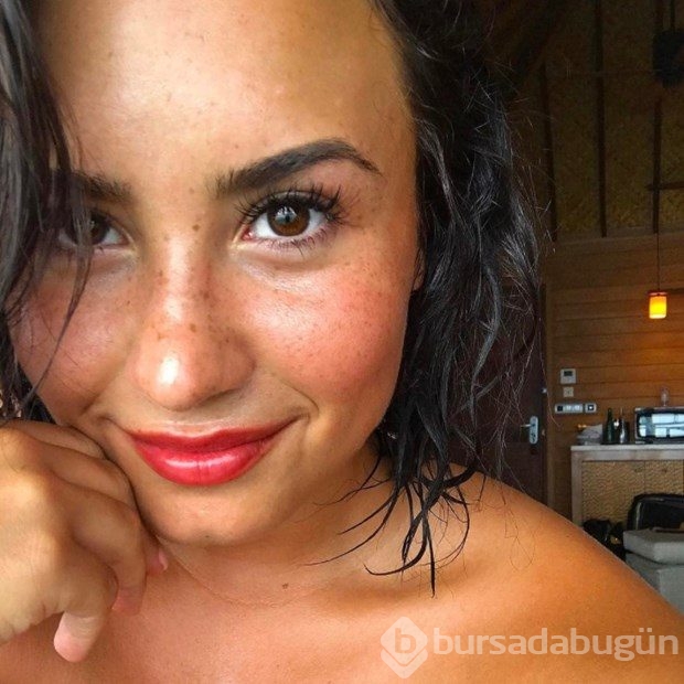Neymar ile Demi Lovato birlikte mi?