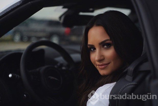 Neymar ile Demi Lovato birlikte mi?
