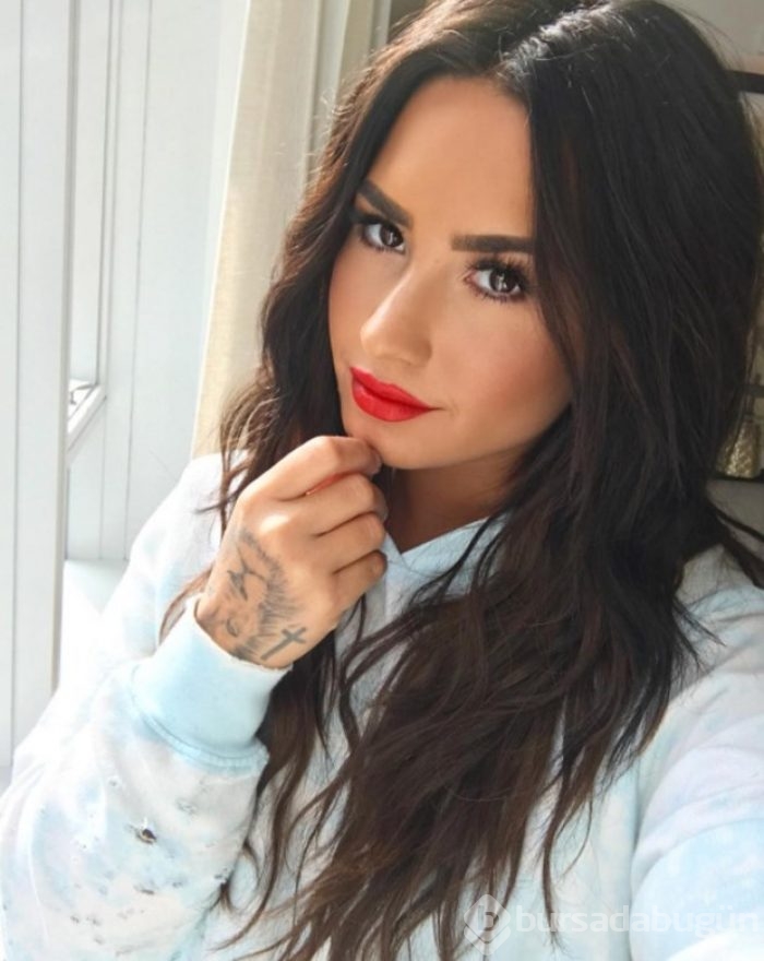 Neymar ile Demi Lovato birlikte mi?