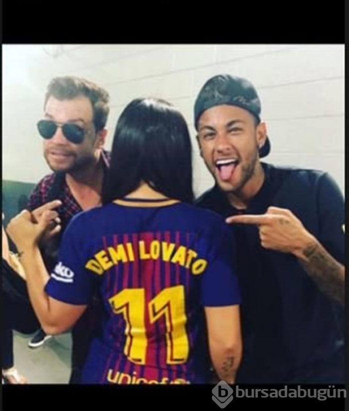 Neymar ile Demi Lovato birlikte mi?