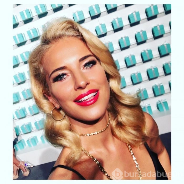 Burcu Esmersoy Marilyn Monroe oldu