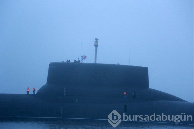 Devasa Rus denizaltısı büyüledi