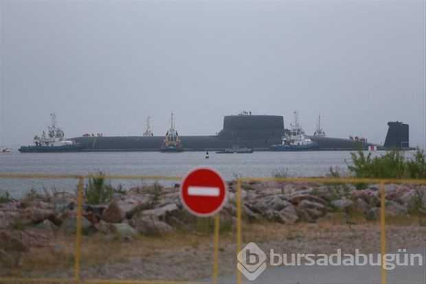 Devasa Rus denizaltısı büyüledi