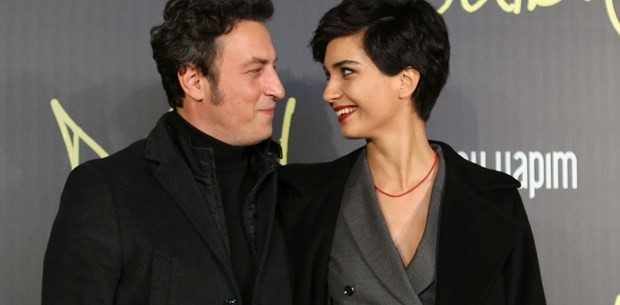 Onur Saylak Tuba Büyüküstün'ü sildi!
