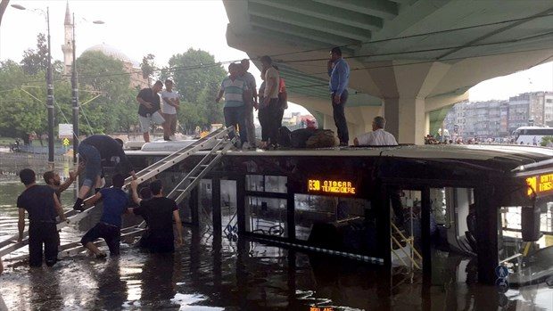 İstanbul'da etkili yağış