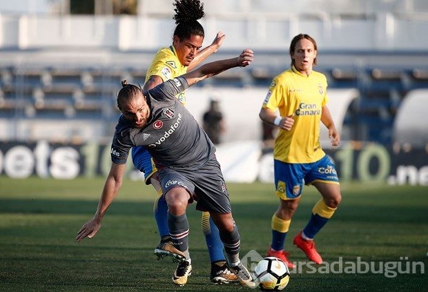Beşiktaş, Las Palmas'a teslim oldu