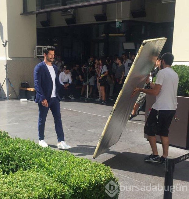 Burak Özçivit'ten 5 milyon TL'lik reklam