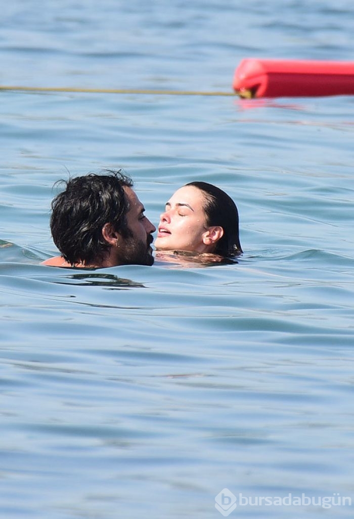 Özge Özpirinçci istedi, Burak Yamantürk piercing taktırdı