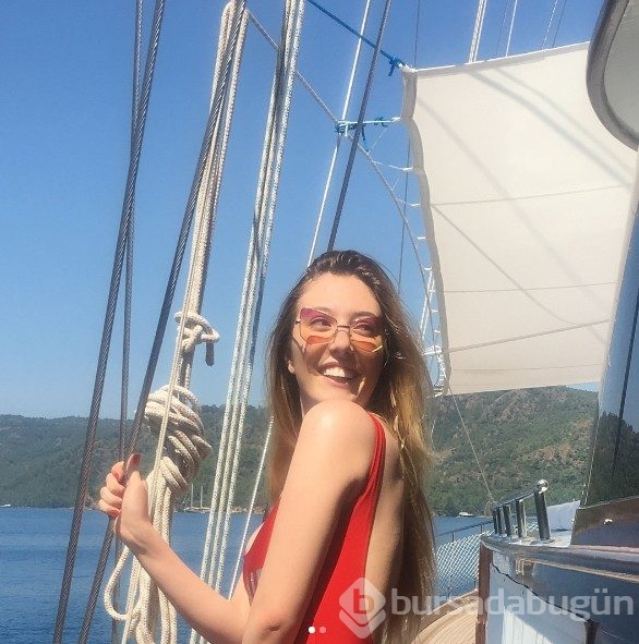 Yasmin Erbil cesur pozlar verdi 