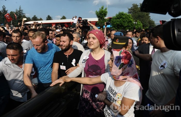 Bursa şehidini gözyaşları içinde uğurladı