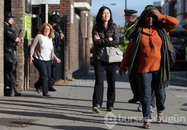 Londra'da metro istasyonunda patlama!