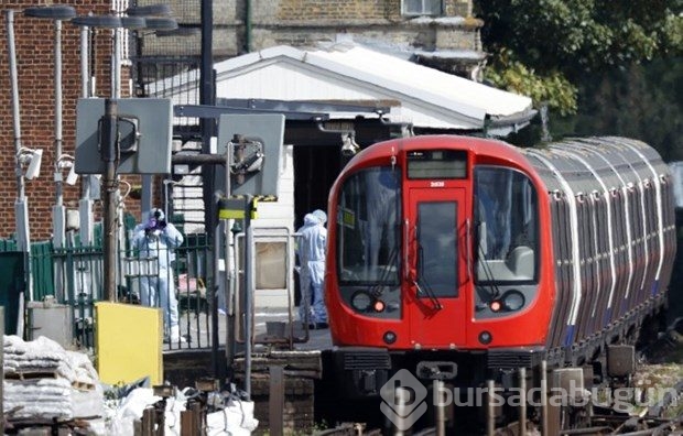 Londra'da metro istasyonunda patlama!