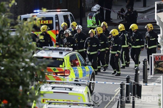 Londra'da metro istasyonunda patlama!
