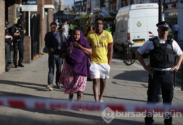 Londra'da metro istasyonunda patlama!