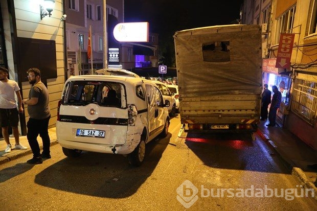 Bursa'da freni boşalan kamyonet dehşet saçtı