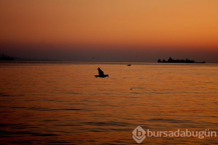 Sonbaharda Bursa sahillerinde gün batımı hayran bıraktı