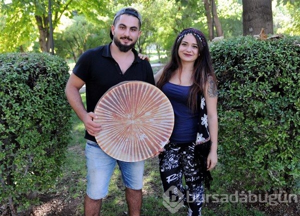 Otostopla 40 günde 18 ülke gezdiler