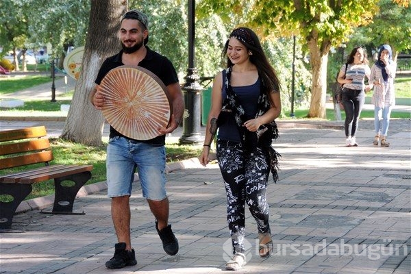 Otostopla 40 günde 18 ülke gezdiler