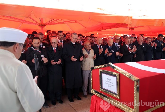 Şehit Yüzbaşı son yolculuğuna uğurlandı