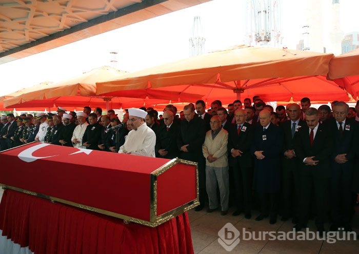 Şehit Yüzbaşı son yolculuğuna uğurlandı