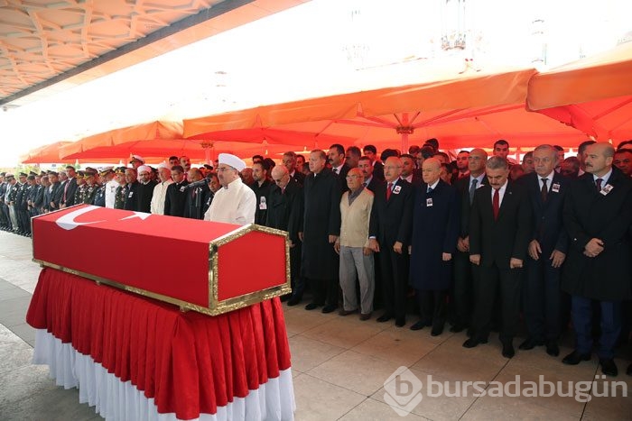 Şehit Yüzbaşı son yolculuğuna uğurlandı
