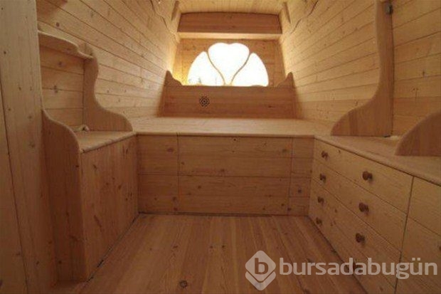 Minibüsü evi yaptı