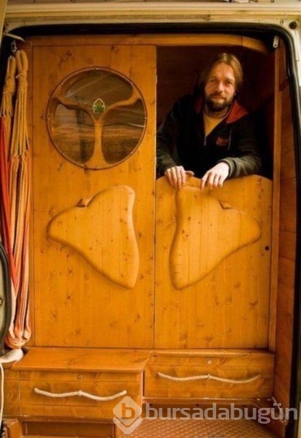 Minibüsü evi yaptı