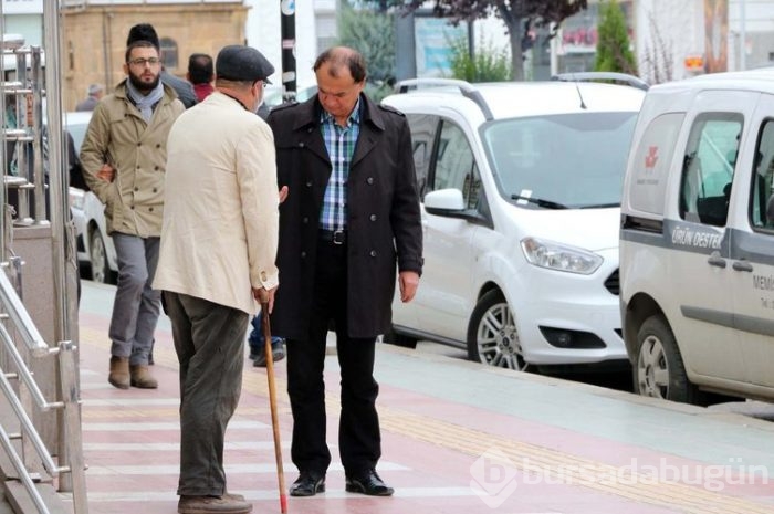 Zabıta sosyal deney yaptı dilenci kılığında