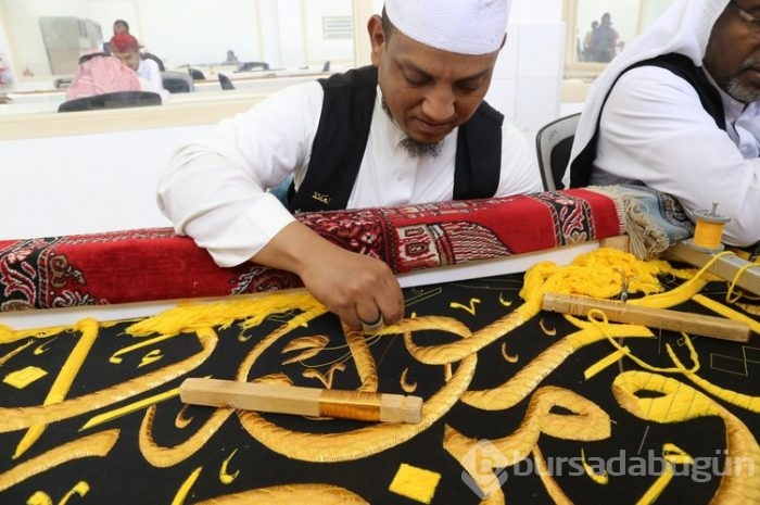 Kabe'nin örtüsü yapım aşamasında