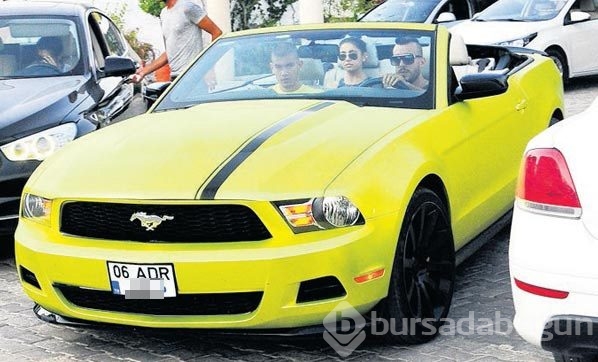 Ünlüler ve otomobilleri