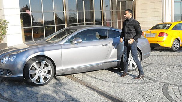 Ünlüler ve otomobilleri