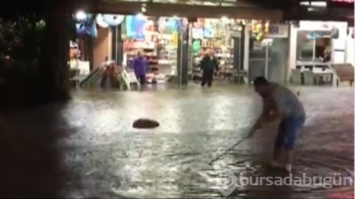 Alt geçit sular altında kaldı