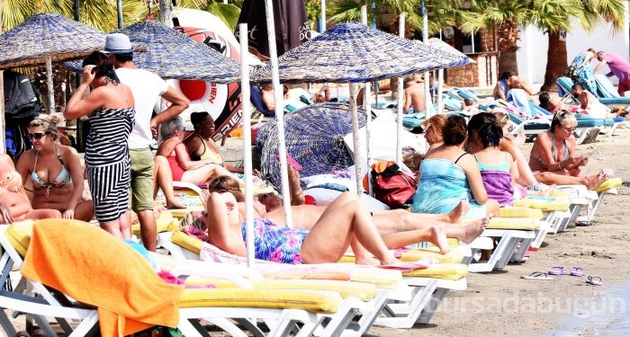 Bodrum'da güneş yüzünü gösterdi, plajlar doldu