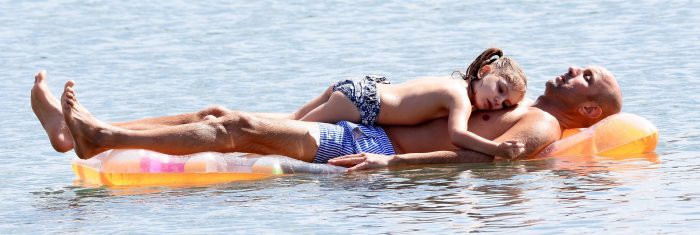 Bodrum'da güneş yüzünü gösterdi, plajlar doldu